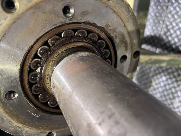 Remplacement professionnel de roulements industriels pour une performance optimale.